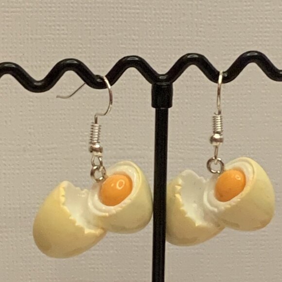 Egg Earring, Funny Food Earring, Silly Earring, Gift Idea, Cooking Earring, Chef - Picture 6 of 6